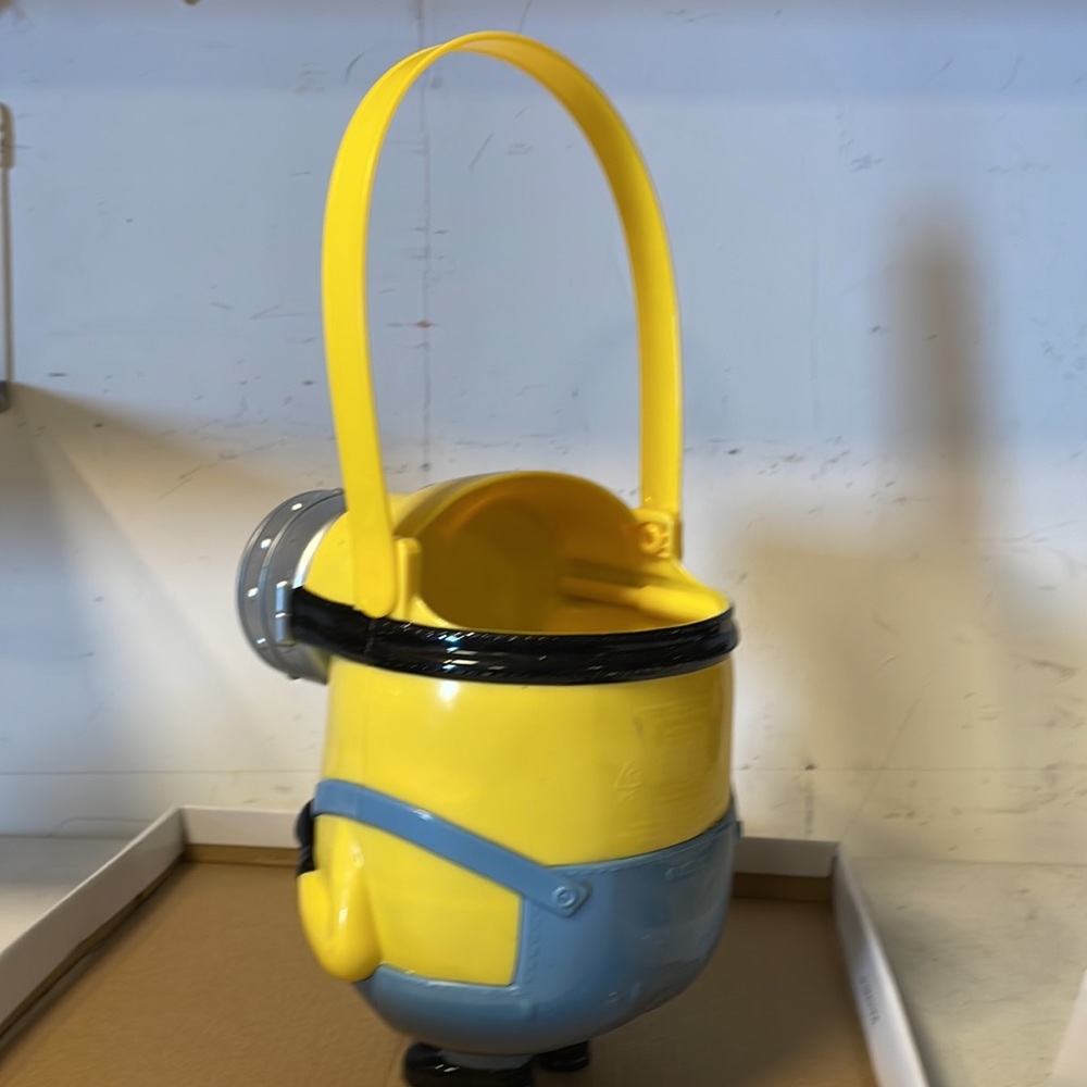 Minion Bucket - Picture 3 of 3